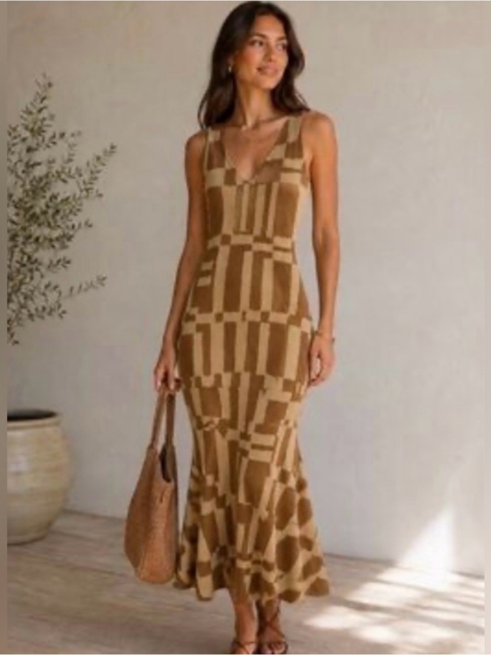Misa two-tone tan geometric knit dress Size
XS (NWT)